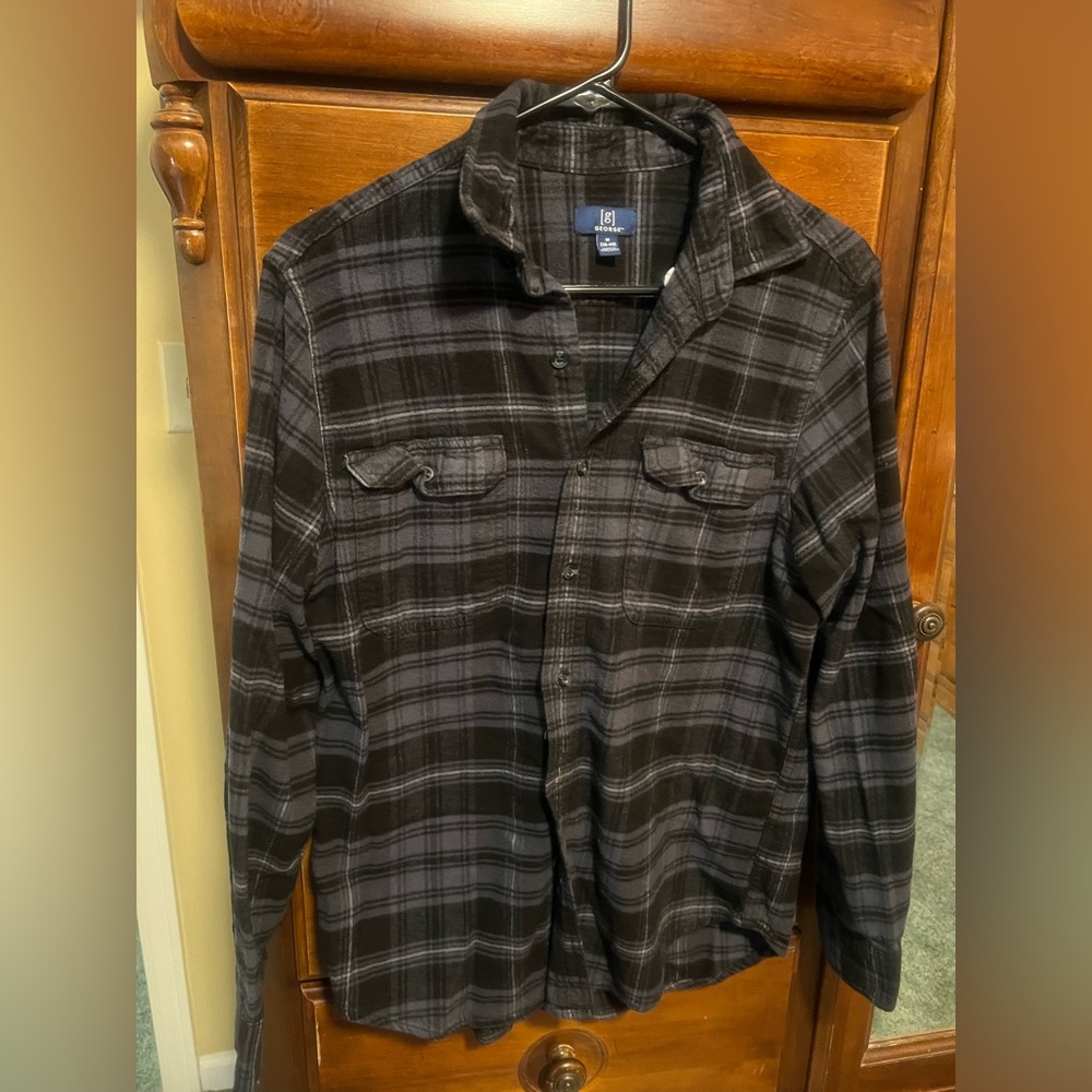 Black and Gray Plaid Button-Up Shirt